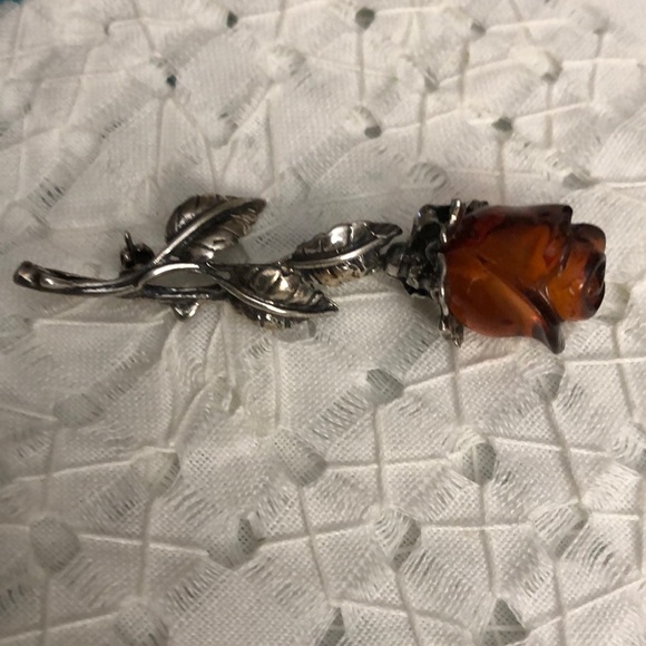 amber flower pin - Picture 3 of 8